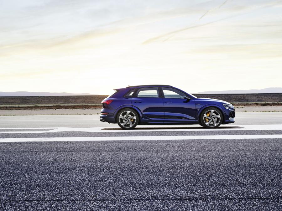  Audi e-tron S 2020 года  (WW) (фото 19 из 62)